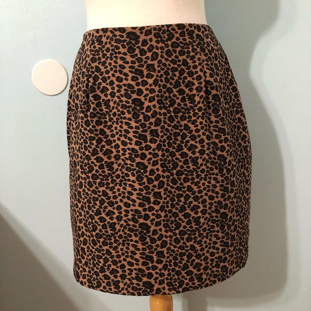 90s Vintage cheetah Print Knee Length Mini Skirt size 6 Medium